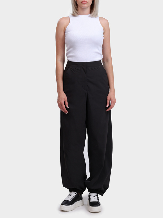 Брюки Herno PT000114D 12707S 9300 черные женские — купить в интернет-магазине Verdistore