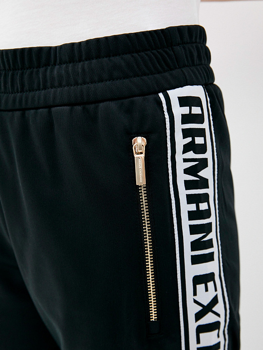 Брюки спортивные Armani Exchange 3HYP84 YJ52Z 1200 черные женские с лампасами — купить в интернет-магазине Verdistore