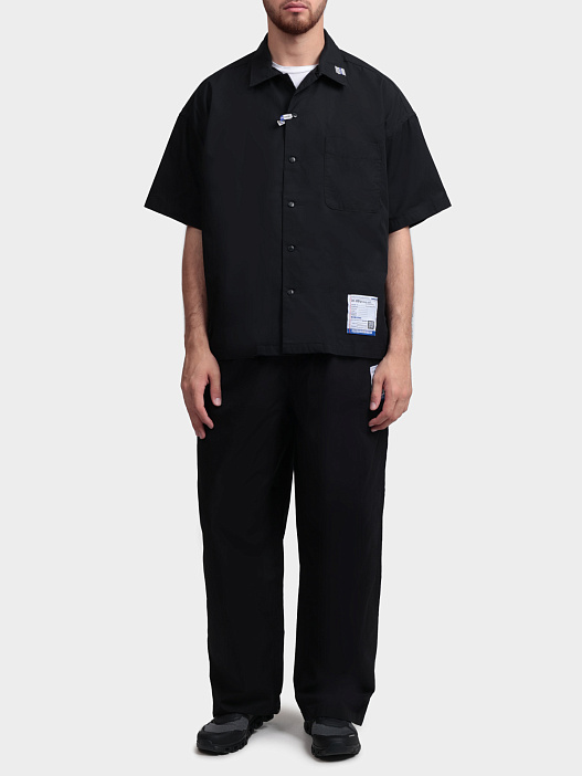 Рубашка MAISON MIHARA YASUHIRO I12SH012 BLACK черная мужская с коротким рукавом — купить в интернет-магазине Verdistore